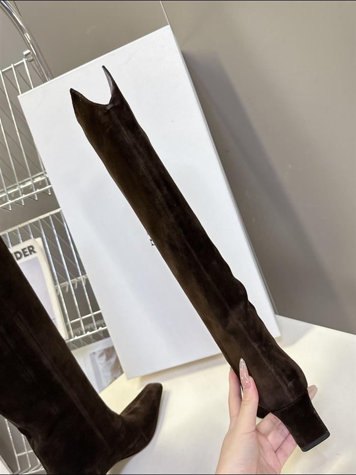 2025112817447821 560